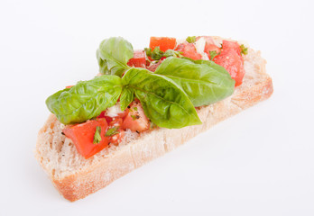 frische Bruschetta mit Tomaten und Knoblauch auf einem Teller