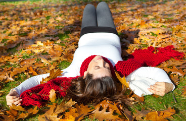 frau im herbst