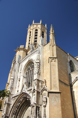 Fototapeta na wymiar katedra Saint-Sauveur w Aix d'Aix-en-Provence