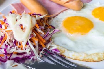 Crédence de cuisine en verre imprimé Oeufs sur le plat breakfast with fried eggs