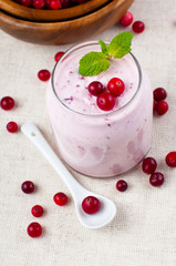 Yoghurt and berry dessert cream