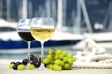 Pair of wineglasses and grapes 