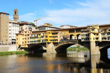 Fototapeta na wymiar Most Ponte Vecchio we Florencji, Włochy