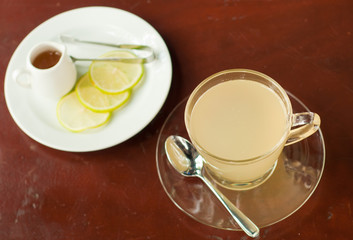 tea with lemon and honey