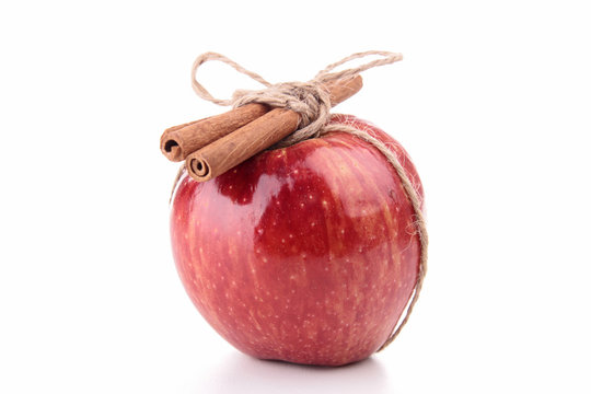 red apple and cinnamon