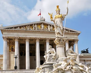 Gardinen Austrian Parliament in Vienna © wajan