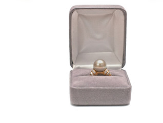 Diamond ring with pearls