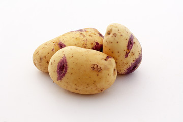 3 pommes de terre blue belle