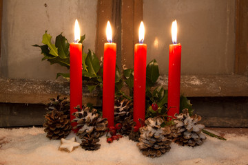 Dekoration Weihnachten Advent mit Kerzen