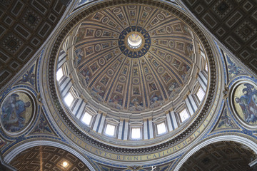 Cúpula de la Basílica de San Pedro en el Vaticano