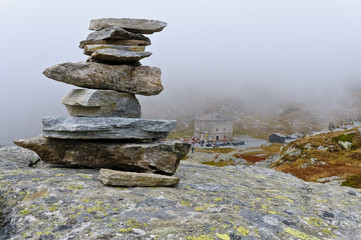 Pietre sul passo del San Bernardino