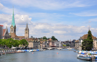 Fototapeta premium Zurich downtown across Limmat river