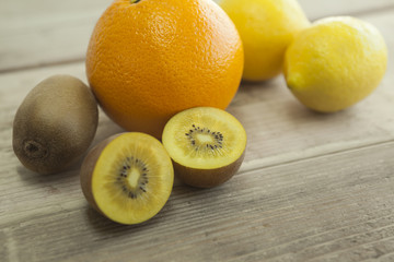 キウイとオレンジとレモン