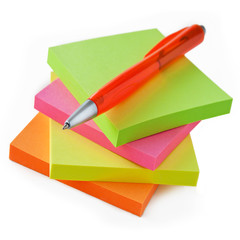 Papier und Kugelschreiber