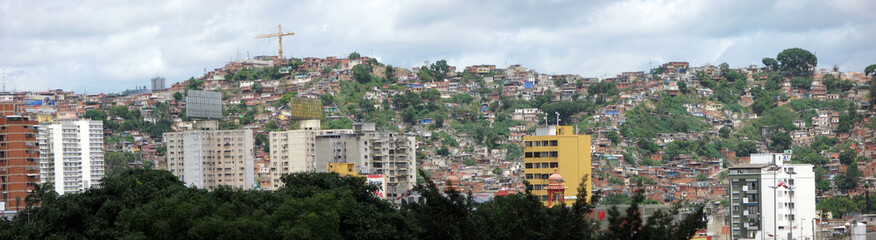 Fototapeta na wymiar Dżungla slumsów miasta w Caracas, Wenezuela