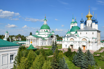 Fototapeta na wymiar Spaso-Jacob Dimitriev Klasztor w Rostowie.