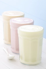 Obraz na płótnie Canvas pyszne świeże jogurt