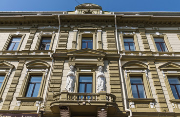 Fototapeta na wymiar Fasada starego domu