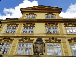 Fototapeta na wymiar zabytkowej architektury w Pradze
