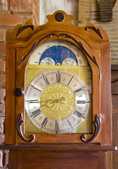 Fototapeta na wymiar antique and ornate clock