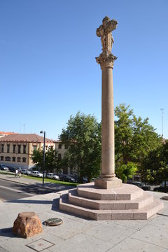 Cruz del Puente o Puerta de Anibal en Salamanca