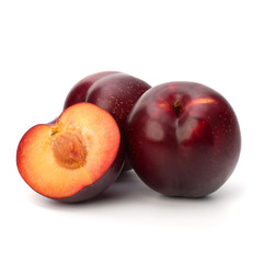 Fototapeta na wymiar Czerwony owoc śliwy