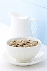 healthy wheat cereal breakfast
