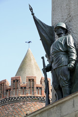 Fototapeta premium Obelisk am Sowjetischen Ehrenfriedhof in Brandenburg a.d. Havel