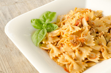 Piatto di farfalle al ragù - Farfalle dish topped with ragout