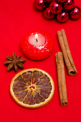 Zimt, Sternanis und Orange