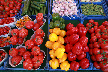 Tomaten und Paprika auf dem Markt