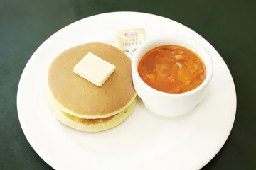 朝食　ホットケーキ