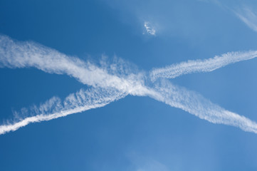 Traces of planes in the sky