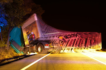 Overturned truck in crash - 45561091