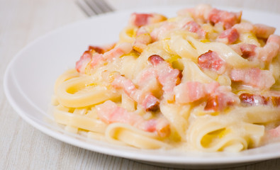 Pasta with bacon and cream sauce
