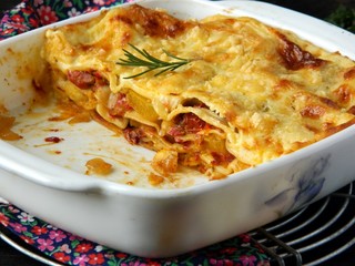 Lasagna with pumpkin and dried tomatoes