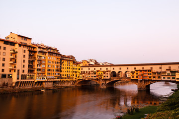 Naklejka premium Ponte Vecchio Bridge Across Arno River in Florence at Morning, I