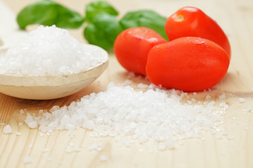 Mini Roma Tomaten und Meersalz