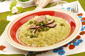 RISOTTO CON FUNGHI E PISELLI