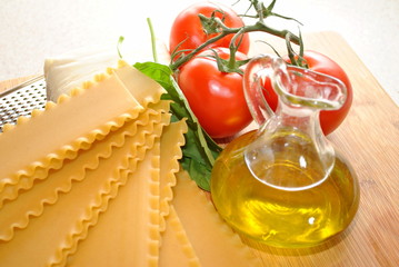 Ingredients;Noodles,Olive Oil,Tomato, Basil and Cheese