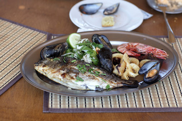 Mix fish plate
