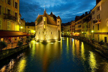 Annecy at night