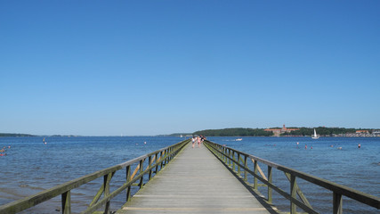 Fototapeta na wymiar Molo na plaży Flensburg