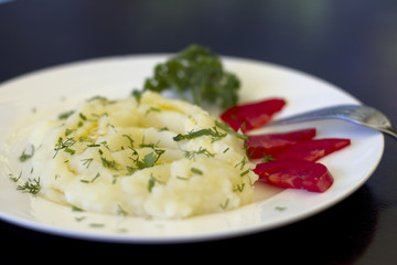 Mashed potatoes with tomatoes