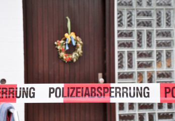 Fototapeta na wymiar Polizeiabsperrung