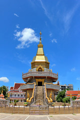 Fototapeta premium Thai Buddhist pagoda with blue sky background