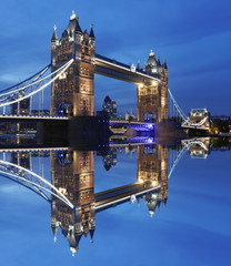 Obraz premium Tower Bridge in the evening, London, UK
