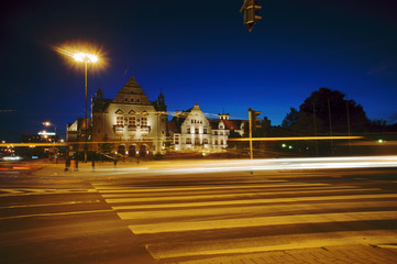 Ruch uliczny w Poznaniu nocą