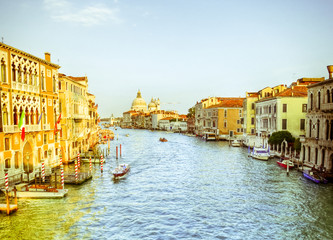 Fototapeta na wymiar Panoramiczny widok pięknej Canal Grande w Wenecji, Włochy