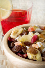 Aperitivo con frutta disidratata